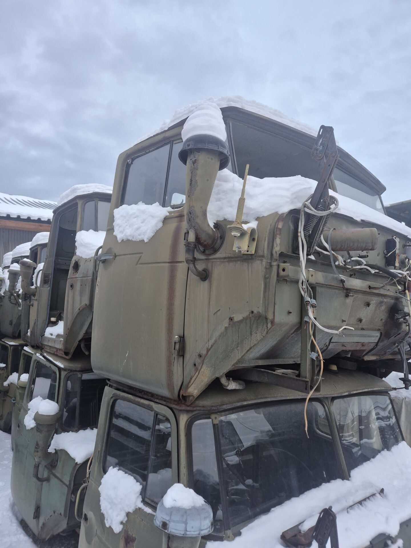 Труба воздухозаборная в сборе 4320-1109100-11 (Урал-375, Урал-4320) Труба воздухозаборная в сборе 4320-1109100-11 (Урал-375, Урал-4320)